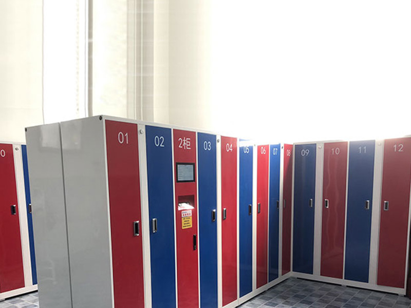 某學校浴室智能更衣櫃
